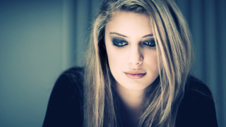 Woman long hair blue eyes 58 - serious free wallpaper for desktop