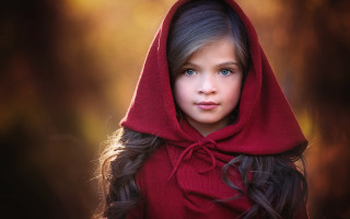 Young girl red hood portrait - a young girl free wallpaper