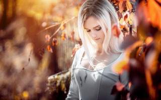 White hair forest autumn blurry - her phone free wallpaper