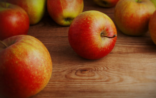 Apples wooden table food photography - a wooden surface free wallpaper