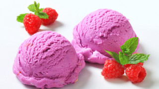 Ice cream raspberries flower gradient - leaf and berries free wallpaper