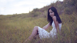 White dress woman field grass - her leg free wallpaper