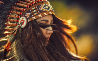 Native american indian woman headdress - warm free wallpaper