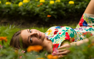 Woman flower field portrait santa - a field of flowers free wallpaper