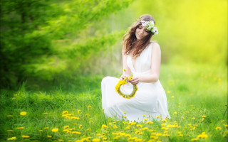Woman white dress wreath flower - a white dress holding free wallpaper