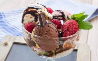 Glass icecream chocolate strawberries blue - delaunay free wallpaper