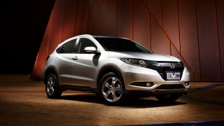 Silver honda crv red wall - a black light free wallpaper