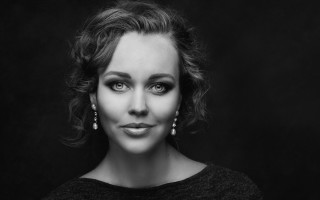 Daphne mcclure portrait smile black - daphne mcclure free wallpaper