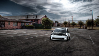White car red roof cloudy - hdri free wallpaper