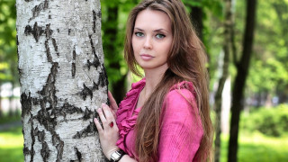 Woman pinkshirt park portrait bokeh - a pink shirt free wallpaper