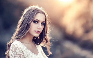 Woman blueeyes whitedress sunny portrait - a picture free wallpaper