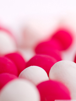 Close up red white balls - incoherent free wallpaper