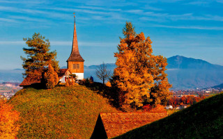 Church hill town autumn leaves - autumn free wallpaper
