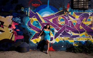 Woman blue dress graffiti wall - a black ball free wallpaper