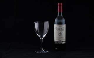 Wine glass still life black - product photography free wallpaper for desktop