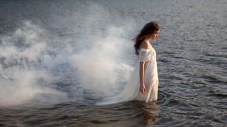 Woman white dress water steam - steam free wallpaper
