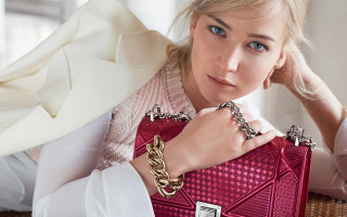 Woman redpurse whiteclothing jewelry photorealistic - a red purse free wallpaper