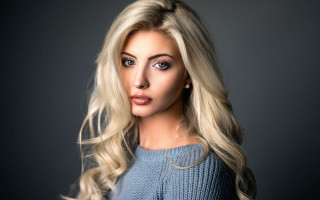Blonde blueeyes portrait rococo jewelry - a woman free wallpaper