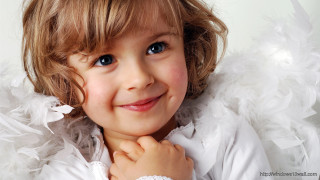 Little girl blue eyes white - a little girl free wallpaper