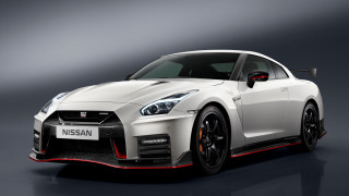 White nissan sports car red - 4k uhd image free wallpaper