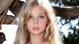 Blonde blueeyes aliceprin outdoor winter - eye free wallpaper