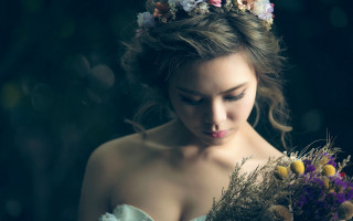 Woman dress bouquet serious portrait - a bouquet of flowers free wallpaper