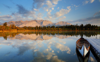Lake mountains boat clouds sky - beautiful landscape free wallpaper