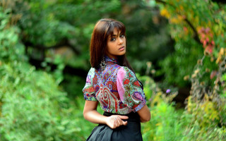 Garden woman colorful shirt black - a green background and trees free wallpaper