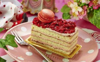 Cake strawberry plate tea blurry - a piece of cake free wallpaper