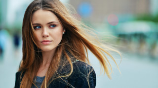 Woman long hair street blurry - a woman free wallpaper