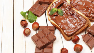 Bread chocolate spread nuts white - a piece of bread free wallpaper