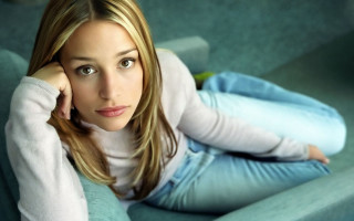 Evelyn abelson asian blonde portrait - her face free wallpaper for desktop
