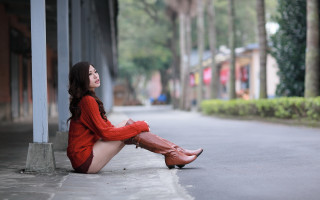 Woman sitting urban bokeh cosplay - the sky free wallpaper