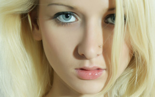 Woman nosepiercing blueeyes serious photorealistic - a nose free wallpaper