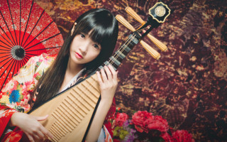 Woman instrument kimono flower portrait - a wall free wallpaper