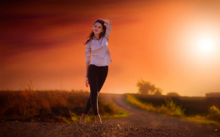Woman sunset dirt road portrait - portrait photography free wallpaper