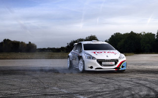 White car red blue stripe 2 - a track free wallpaper