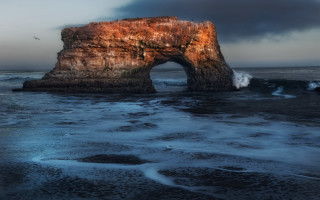 Ocean rock formation bird cloud - adobe lightroom free wallpaper