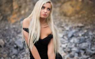Blonde woman black dress rocky - a black dress free wallpaper for desktop