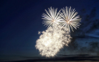 Fireworks sky clouds night kimono - a fireworks display free wallpaper
