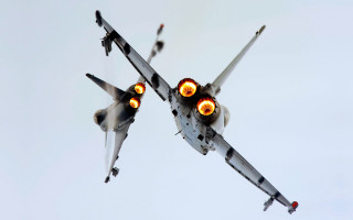 Fighter jet cloudy sky lights 3 - the tail free wallpaper