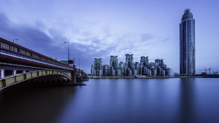 City skyline bridge water tall - christopher wren free wallpaper