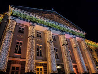Building columns lights nighttime clock - berlin secession free wallpaper