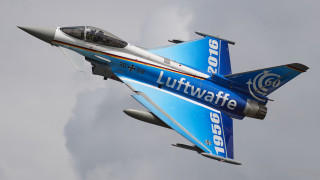 Blue jet cloudy sky luftwaffe - viennese actionism free wallpaper