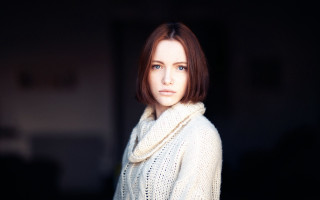 Woman white sweater scarf serious - her face free wallpaper for desktop