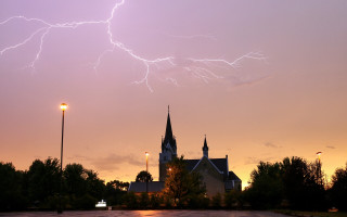 Lightning church stormy sky dusk - thunderstorm free wallpaper