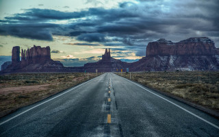 Mountain road city sky reflection - a cloudy sky above free wallpaper