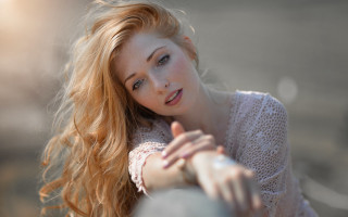 Red haired woman portrait smile - a pole free wallpaper