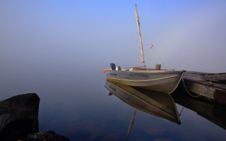 Lake dock rocks hudson matte - a boat free wallpaper