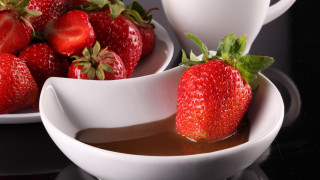 Chocolate pudding strawberries coffee spoon - strawberry free wallpaper